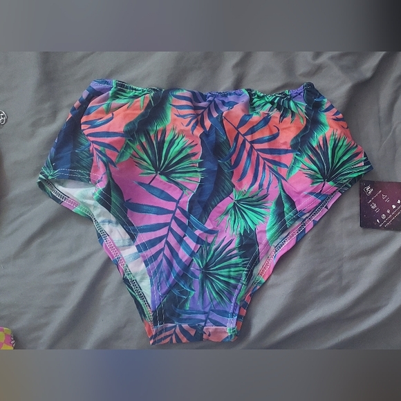 Tropical Leaf Print Women's Bottoms Rolita Couture - Picture 1 of 2